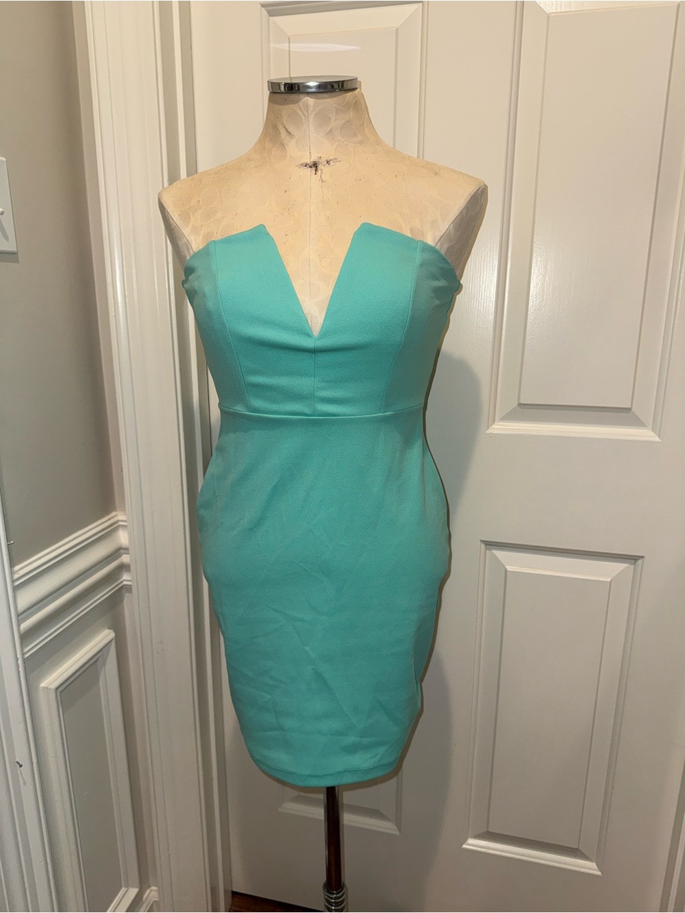New MINT GREEN -Aqua FAVLUX - Dress - Size M medium Strapless Sweetheart neck
